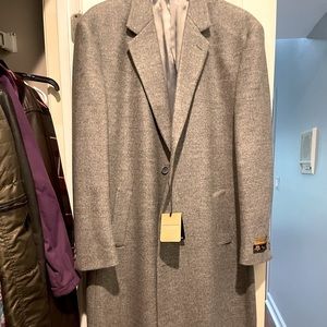 full Length coat. Italian made. 3 inside pockets Incredible details.